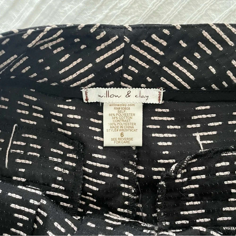 Patterned Shorts - Picture 4 of 5